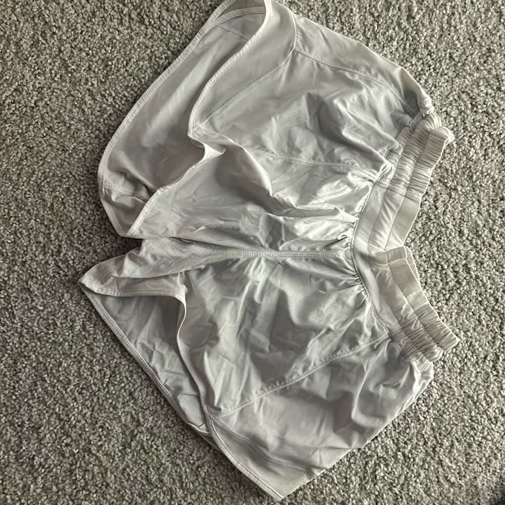 White size 6 hotty hots 4”